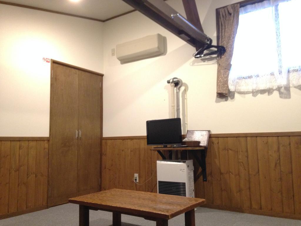 Community House Tyrolien Ξενοδοχείο Χακούμπα Εξωτερικό φωτογραφία